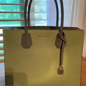 Michael Kors purse